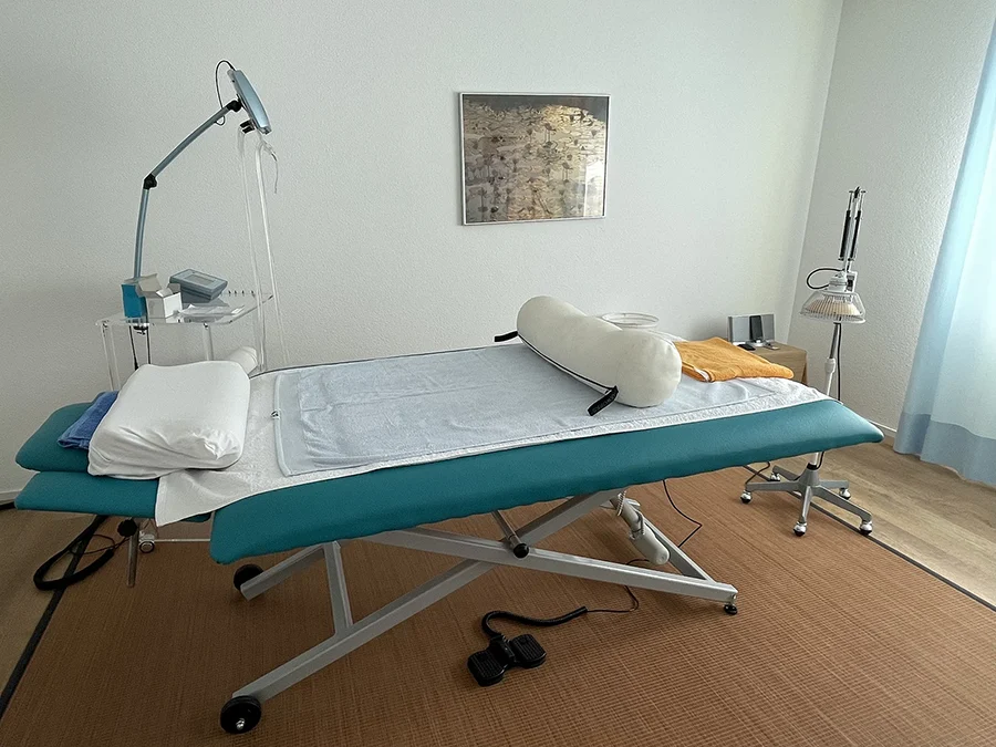 Massageliege Behandlung